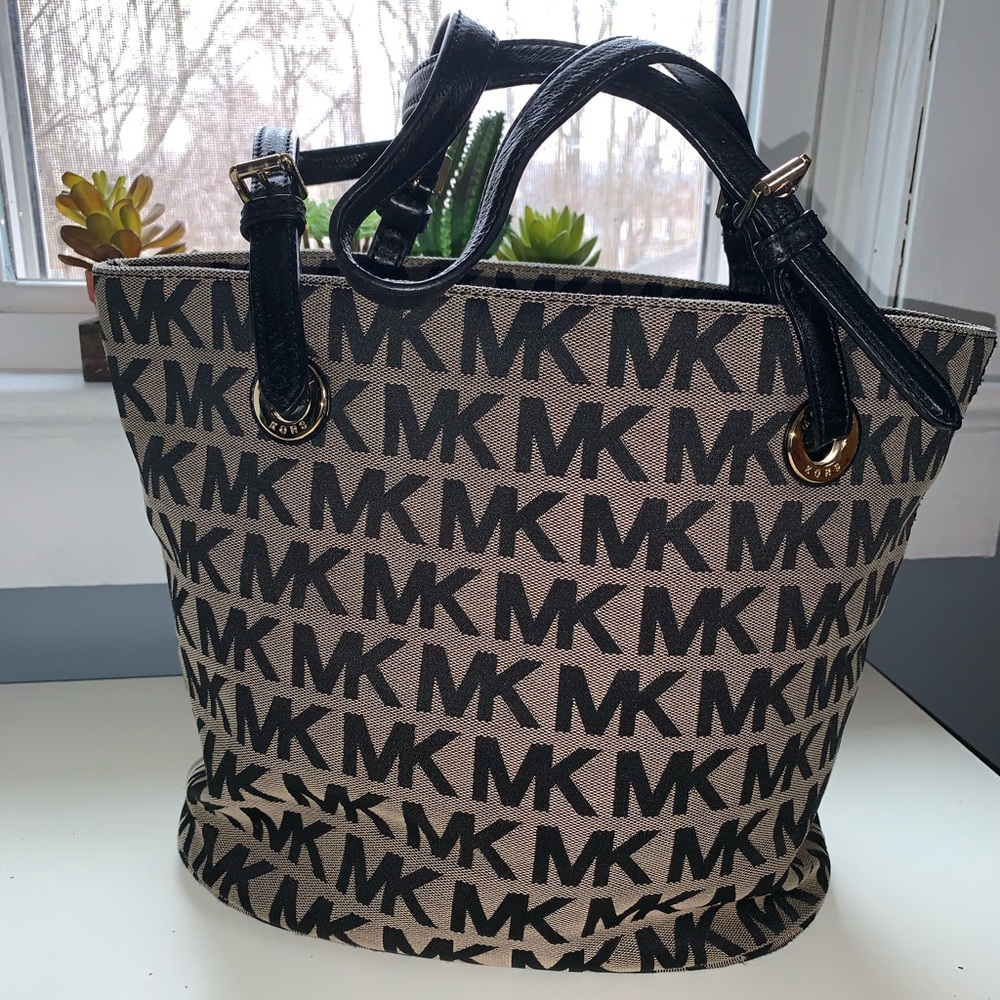 Michael Kors Shoulder Bag